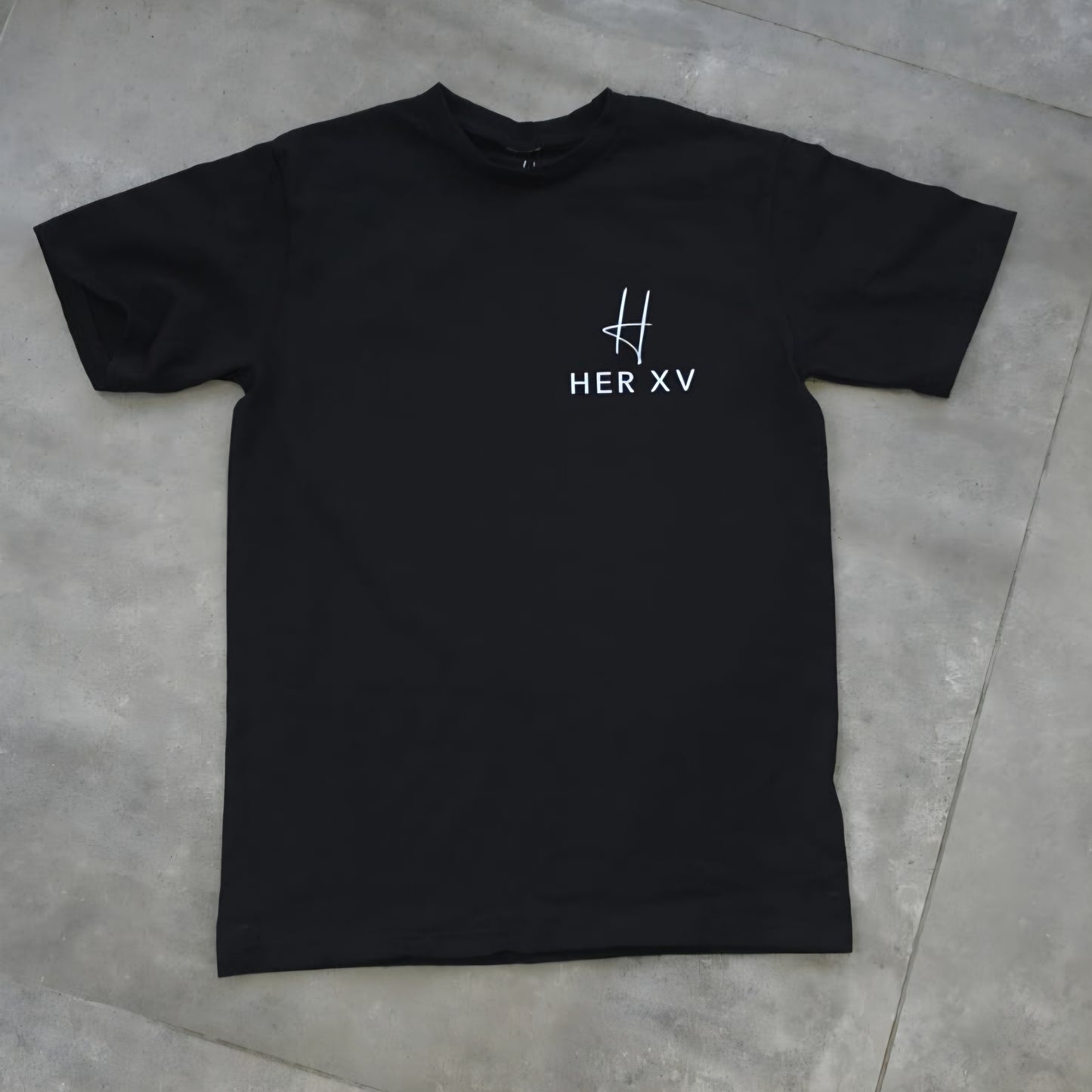HER FIFTEEN Signature T-SHIRT