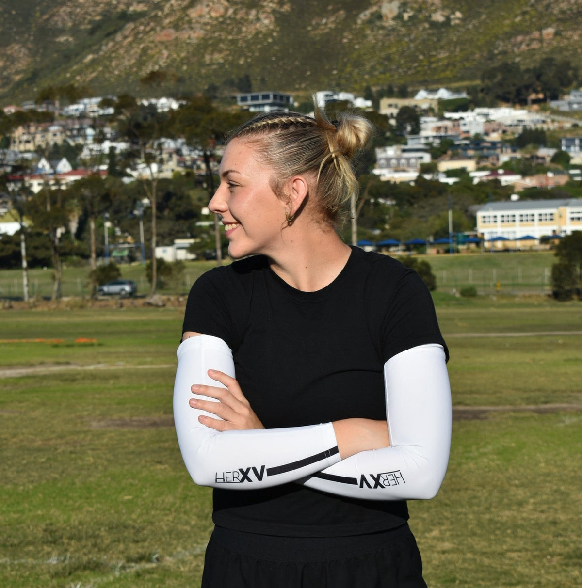 HER FIFTEEN Performance Arm Sleeves White